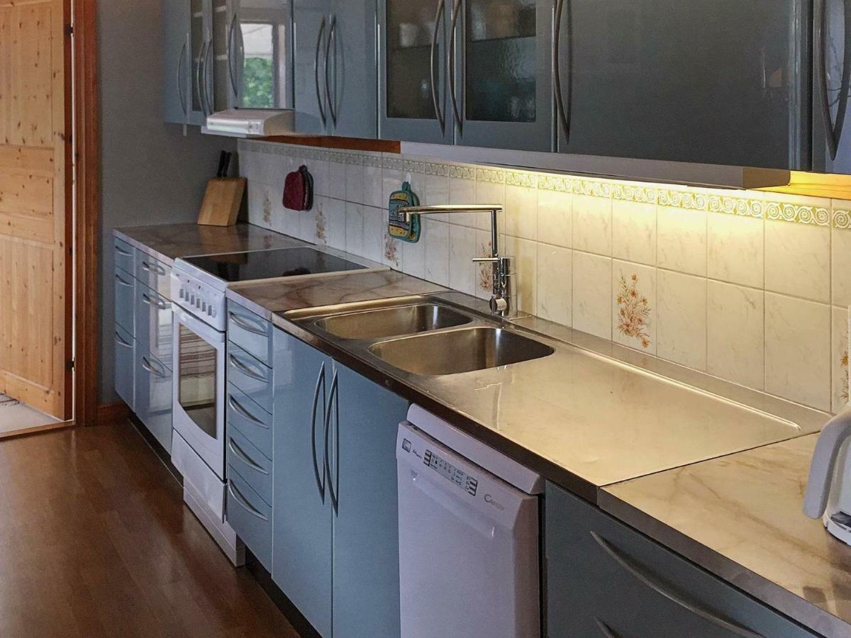 7 Person Holiday Home In Vara Esterno foto