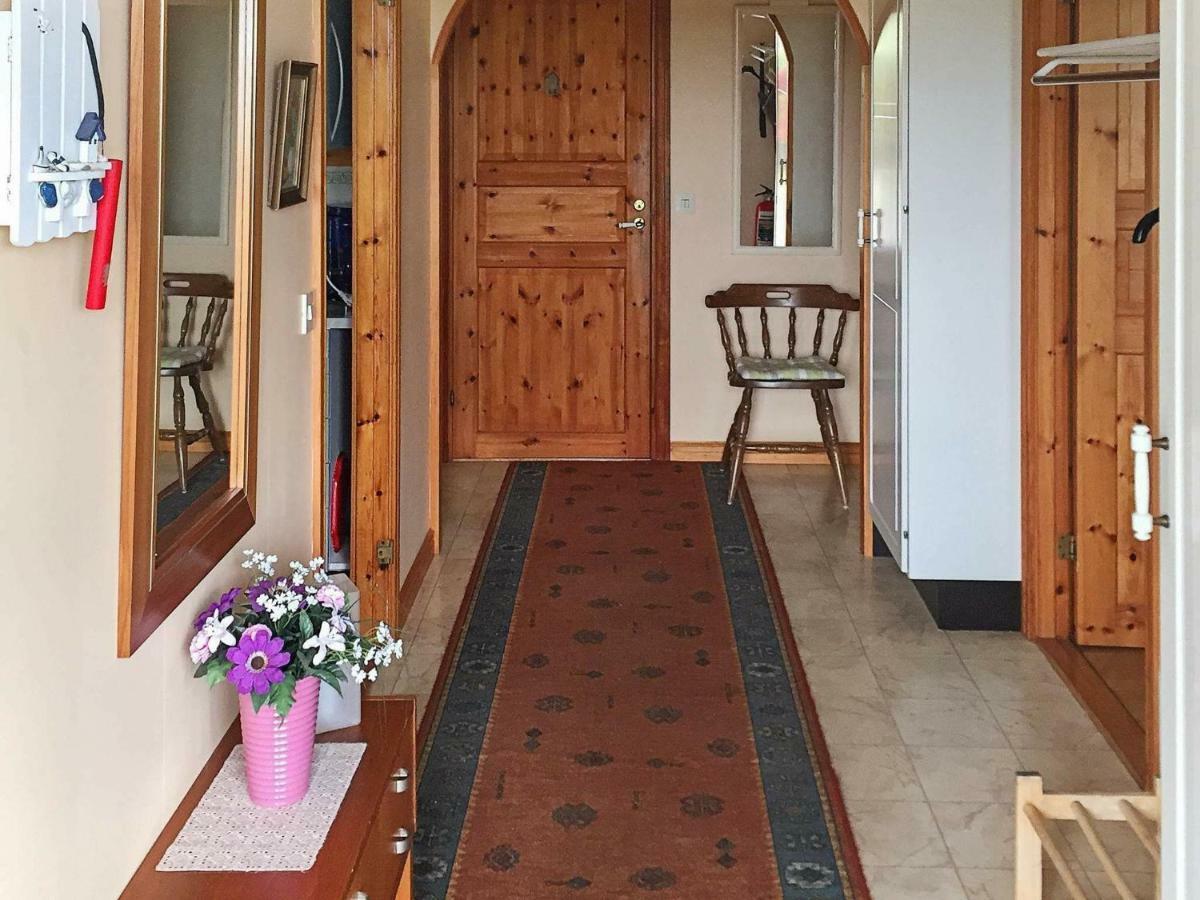 7 Person Holiday Home In Vara Esterno foto